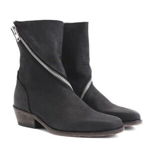 John Fluevog Ruth Skin Spiral Zip Pebbled Black Leather Boot Gray Size 10.5